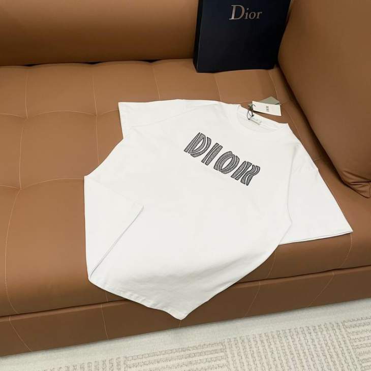 Picture of Dior T Shirts Short _SKUDiorS-XLzztr0215578